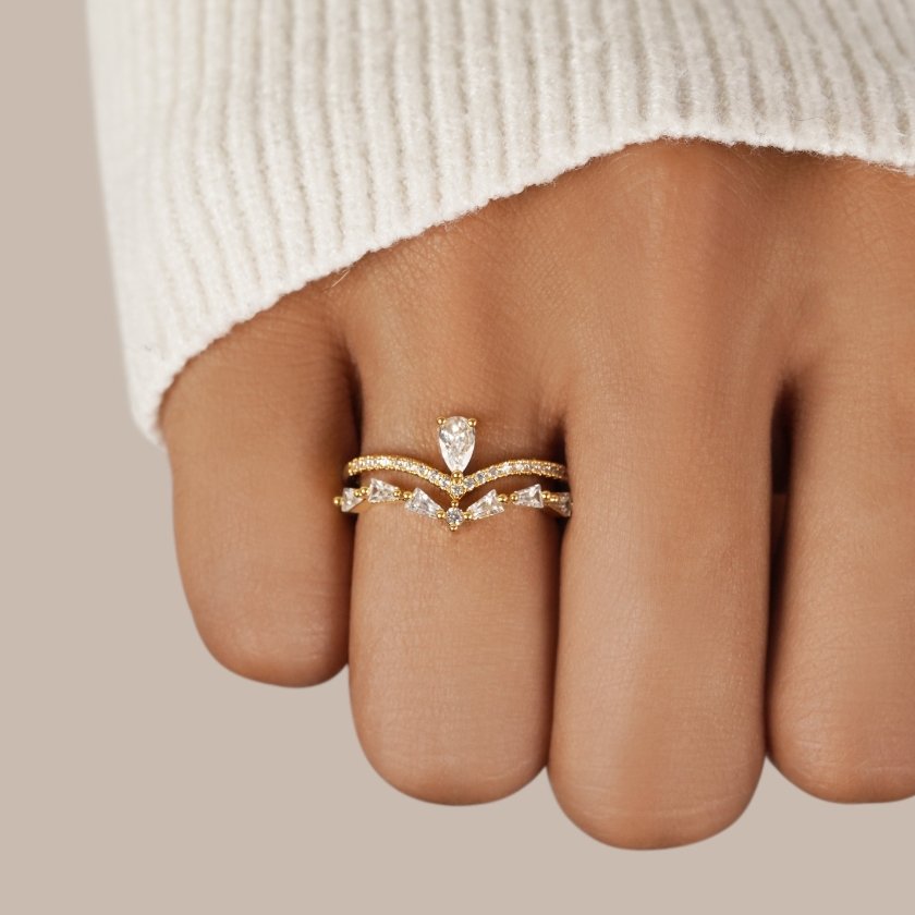 Gold Crystal Ring - Elegant Design for Women, Minimalist Style, Perfect Gift for Her 1