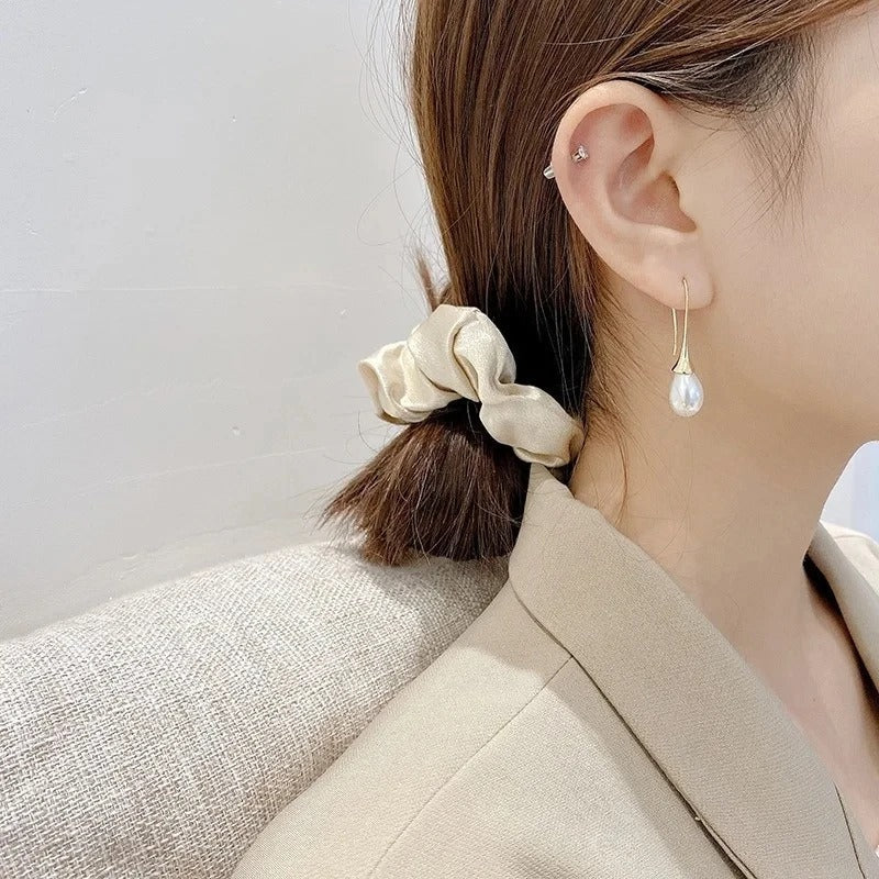 Gold Pearl Earrings - Elegant Classic Design for Women, Perfect for Everyday and Special Occasions 2