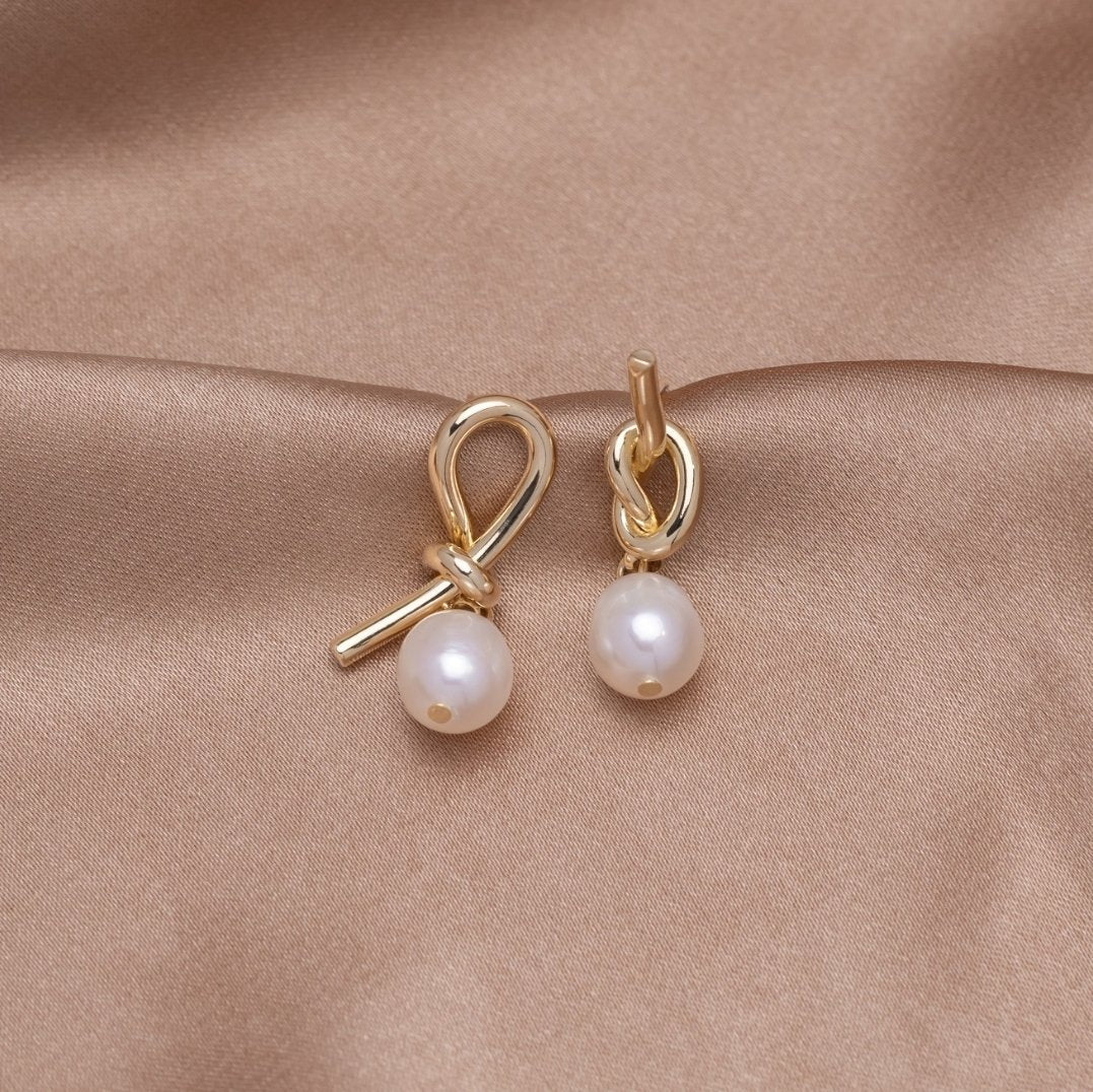 Gold Pearl Earrings with Knotted Design - Elegant Jewelry for Women 4