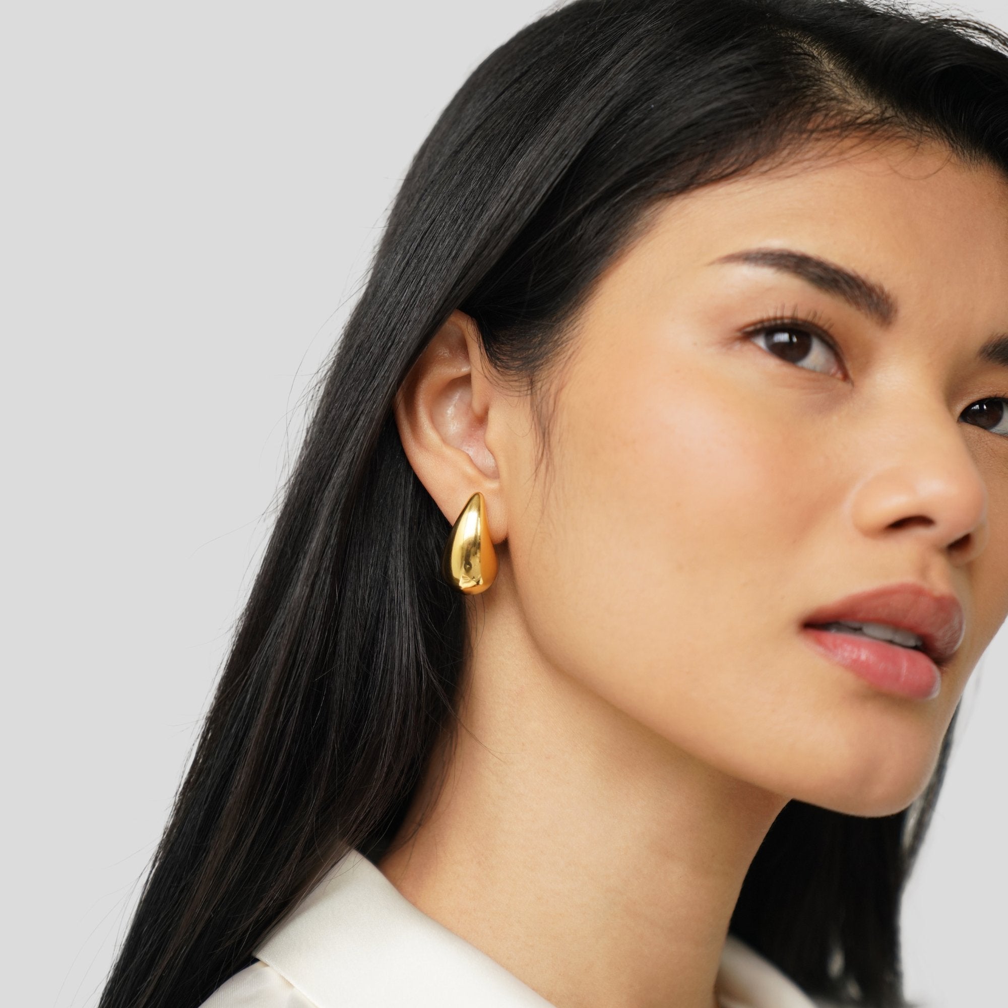 Gold Teardrop Earrings - Elegant Dainty Design for Women, Perfect for Everyday Wear or Special Occasions 4