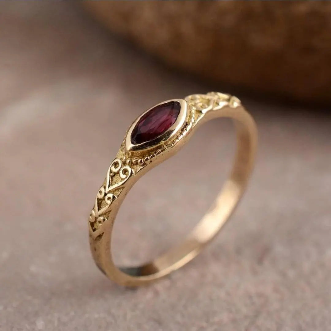 Gold Vintage Ring with Red Crystal - Elegant Statement Jewelry for Women 0