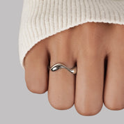 Silver Minimalist Wave Ring for Women 1