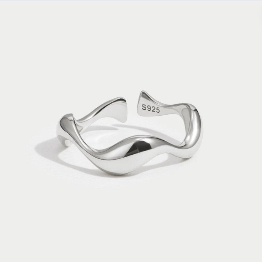 Silver Minimalist Wave Ring for Women 2