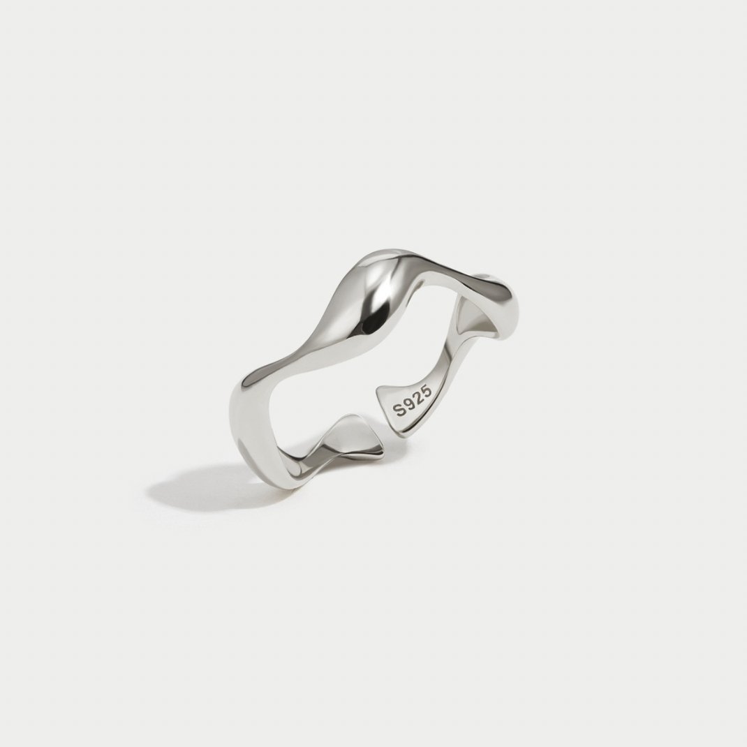 Silver Minimalist Wave Ring for Women 3