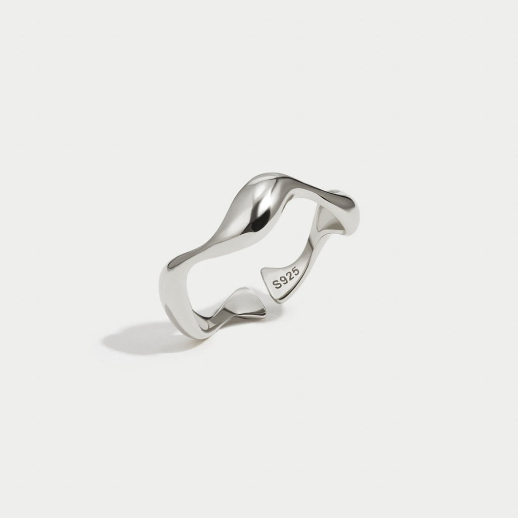 Silver Minimalist Wave Ring for Women 3