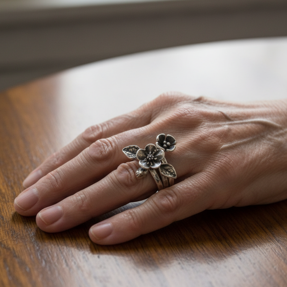 Silver Vintage Flower Layer Ring for Women - Elegant Floral Design, Perfect for Everyday Wear or Special Occasions 2