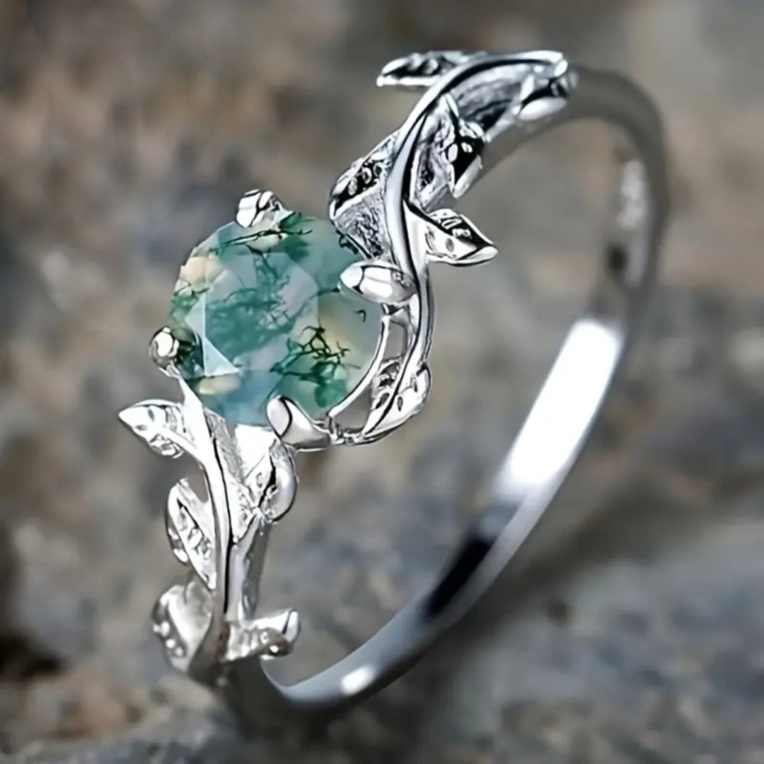 Silver Vintage Ring with Green Stone - Elegant Statement Jewelry for Women 0