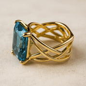Vintage Gold Ring with Blue Crystal - Elegant Statement Jewelry for Women 2