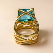 Vintage Gold Ring with Blue Crystal - Elegant Statement Jewelry for Women 3