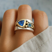 Vintage Gold Ring with Blue Crystal for Women – Elegant Statement Jewelry for Any Occasion 1